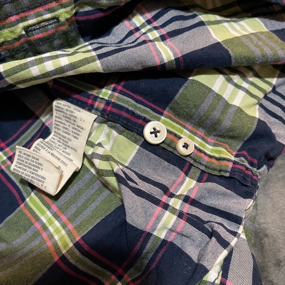 Abercrombie and Fitch - S - Muscle Button Down - Picture 3 of 4